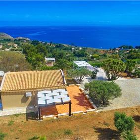 2 bedroom villa with jacuzzi & sea views, near Castellammare del Golfo, sleeps  4-5